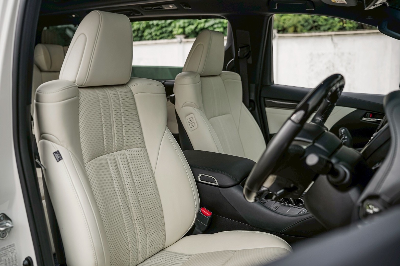 Lexus LM300h 7Seat ปี 2020