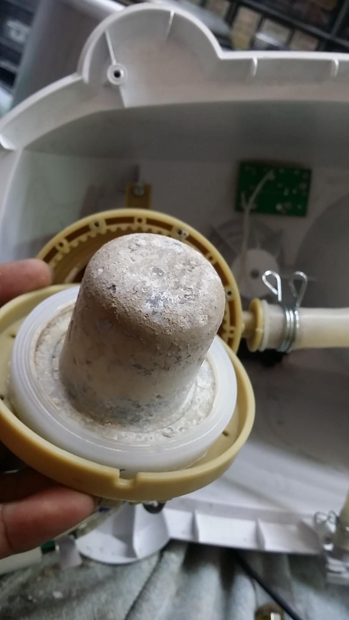 ซ่อมเตารีดไอน้ำ ยี่ห้อ Electrolux รุ่น EGS2003 อาการซ๊อตเปิดไม่ติด