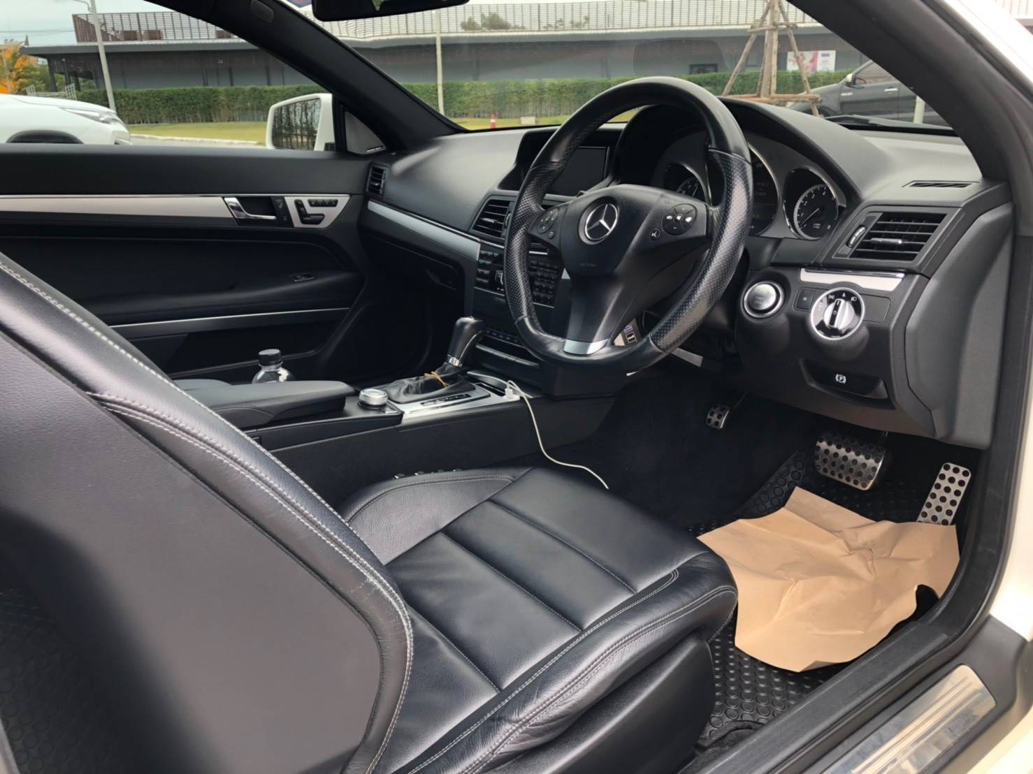 Mercedes Benz E250 CGI Coupe ปี2011