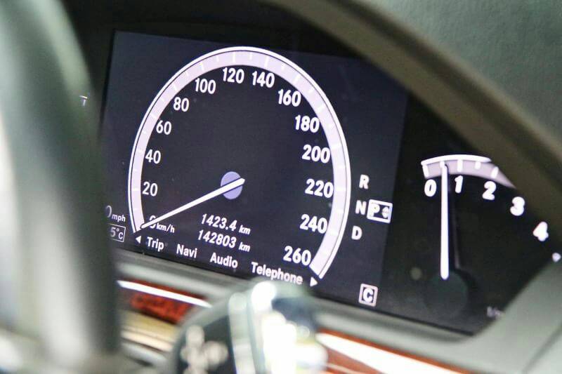 Mercedes-Benz S300L (facelift)AMG Package เป็นรุ่นตัวถังยาว ปี2010