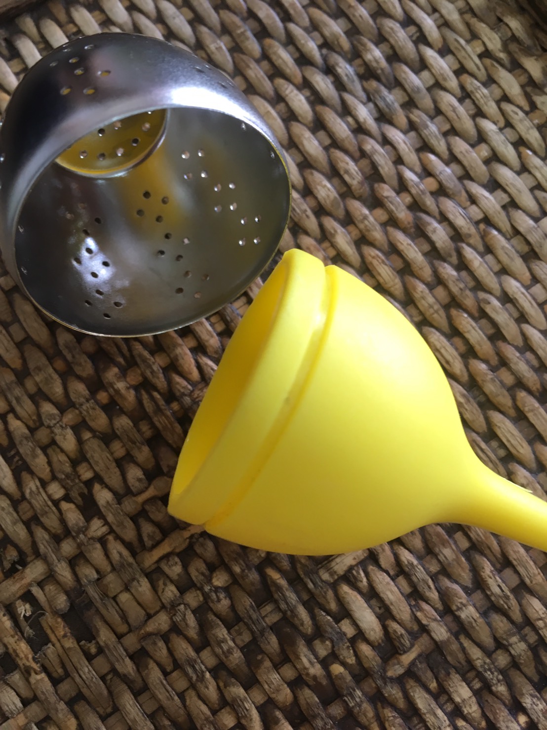 silicone tea infuser เครื่องชงชาซิลิโคน คุณภาพดี นน. 100 กรัม- คละสี