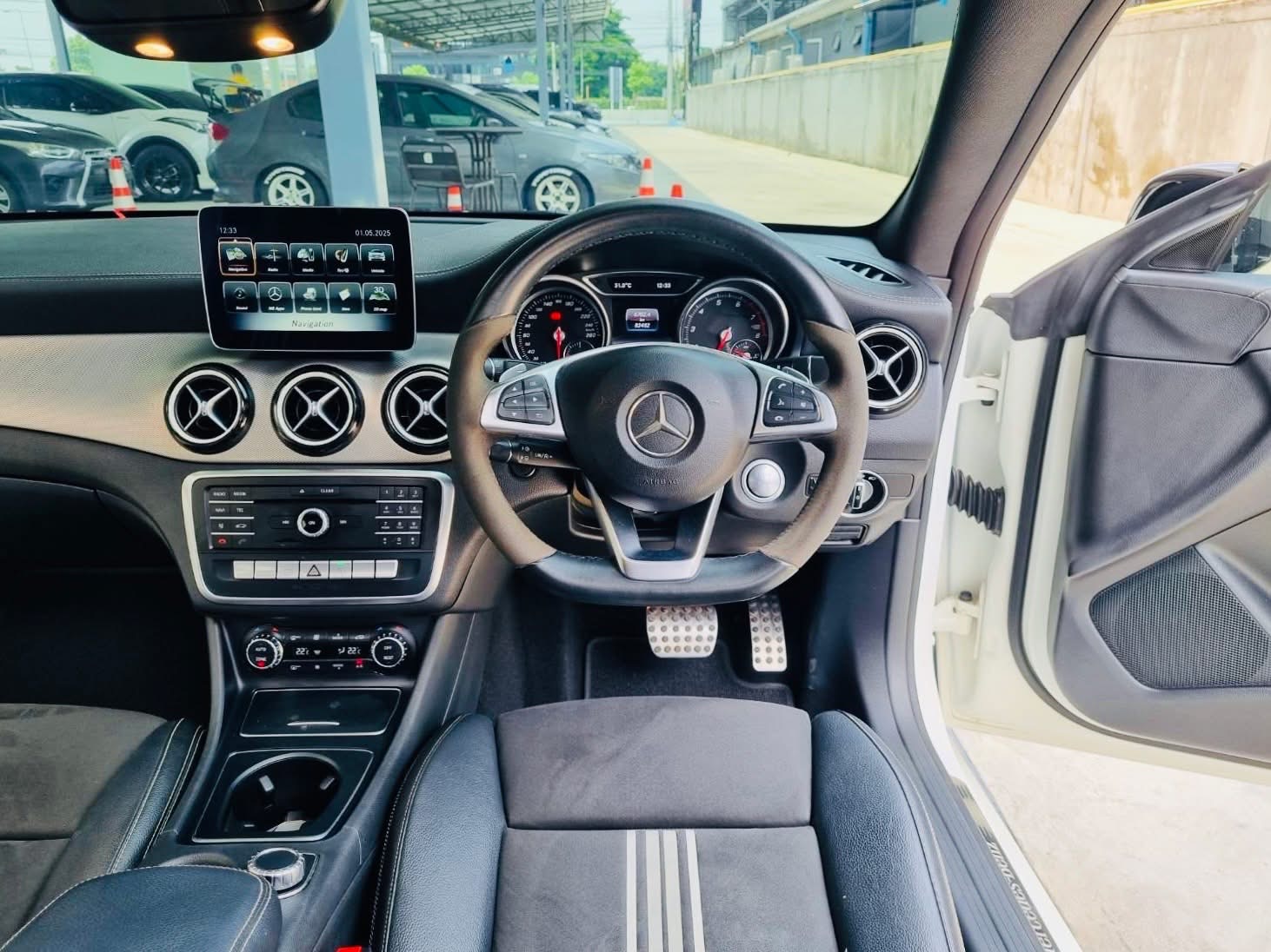 Mercesdes Benz CLA250 AMG Dynamic White Art Edition W117 ปี 2019