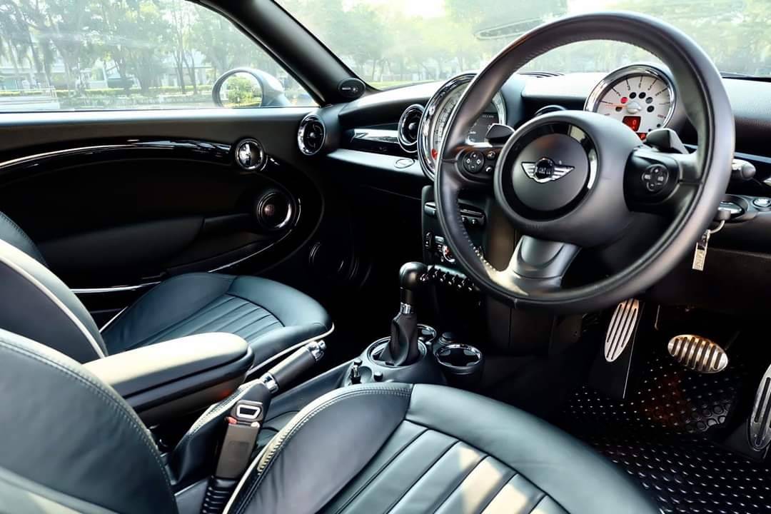 Mini R58 LCI Coupe Cooper S ปี 2012