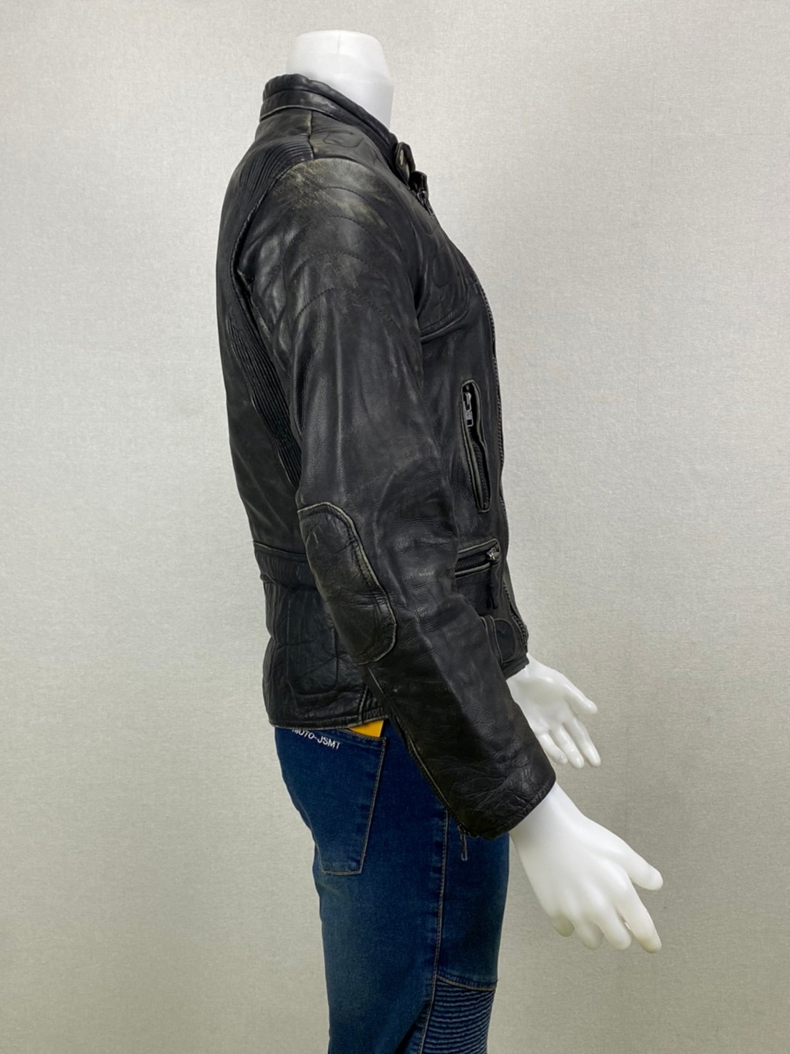 เสื้อการ์ดสำหรับขี่มอเตอร์ไซด์( มือสอง) RCSS 026: อก 36" ยาว 23" **