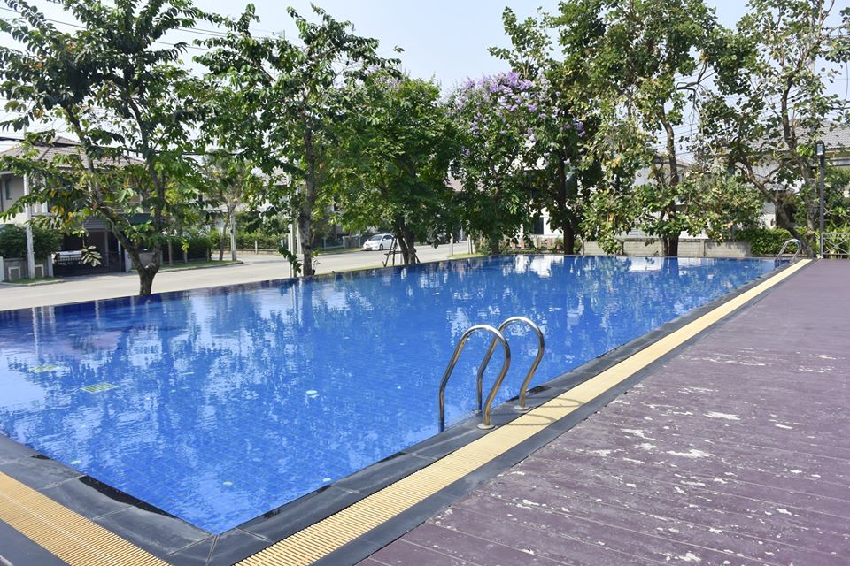 โกลเด้น อเวนิว ติวานนท์-แจ้งวัฒนะ