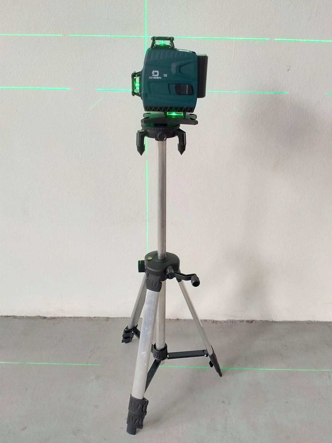 เลเซอร์วัดระดับ 16 เส้น ยี่ห้อ Onsen ให้ถ่าน 2 ก้อน