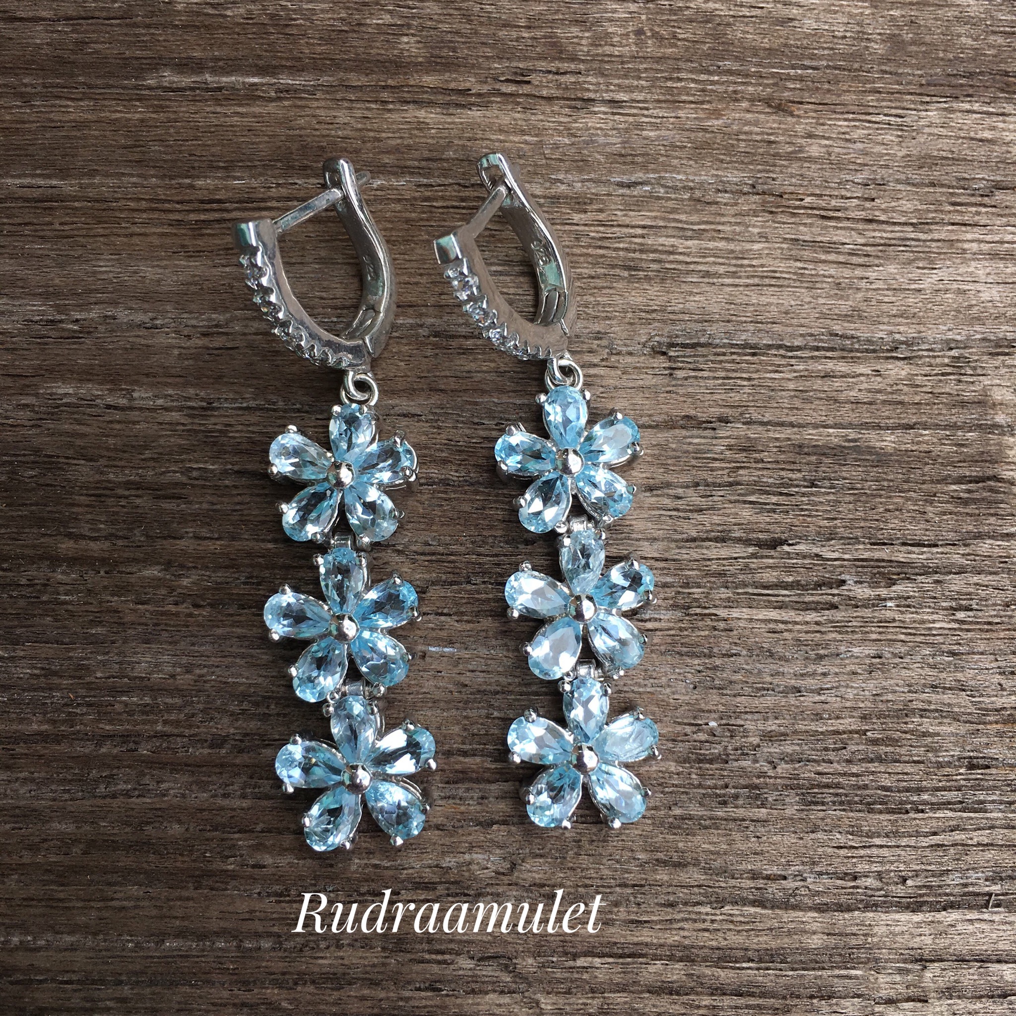 ต่างหูบลูโทพาส (Blue Topaz)