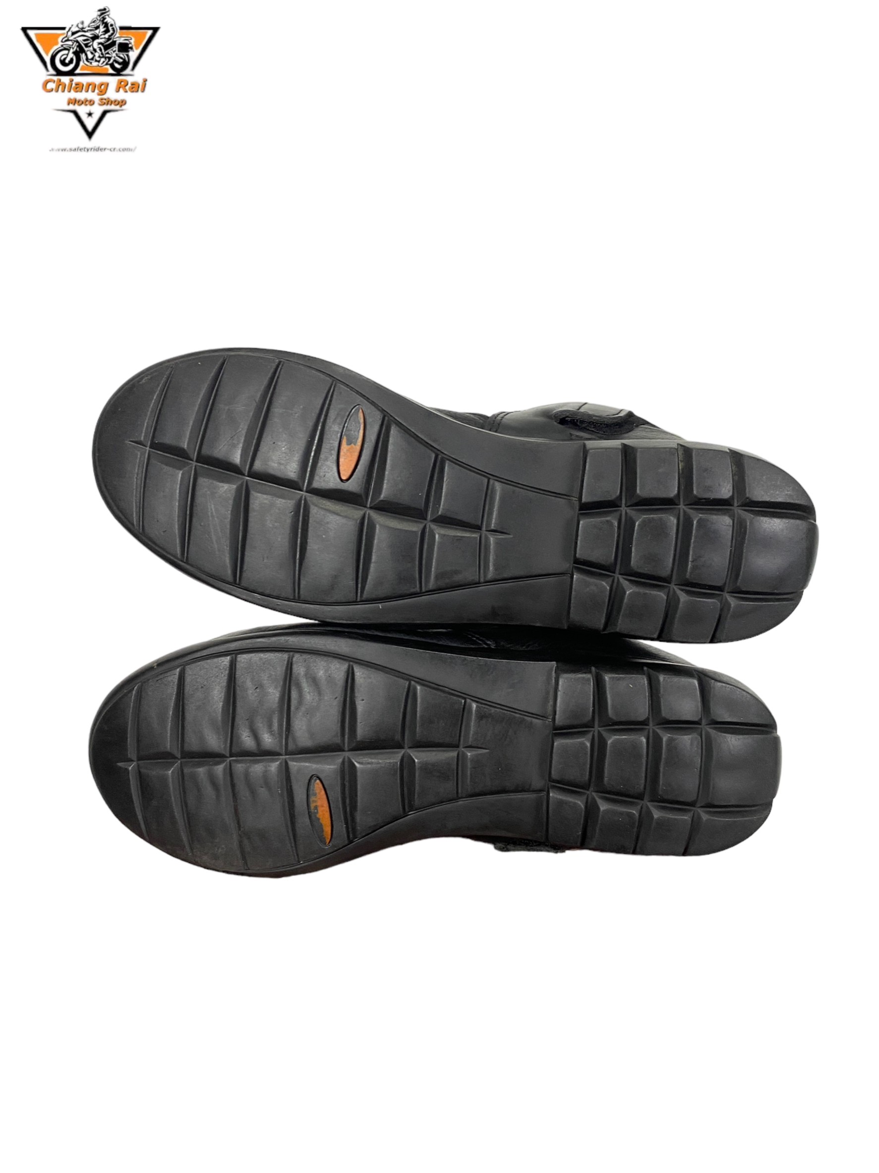 รองเท้าขี่มอเตอร์ไซด์( มือสอง) RCBS-089 Size ขนาดจากป้าย 41:EUR / 7:UK / 25.4:Cm.(dainese)