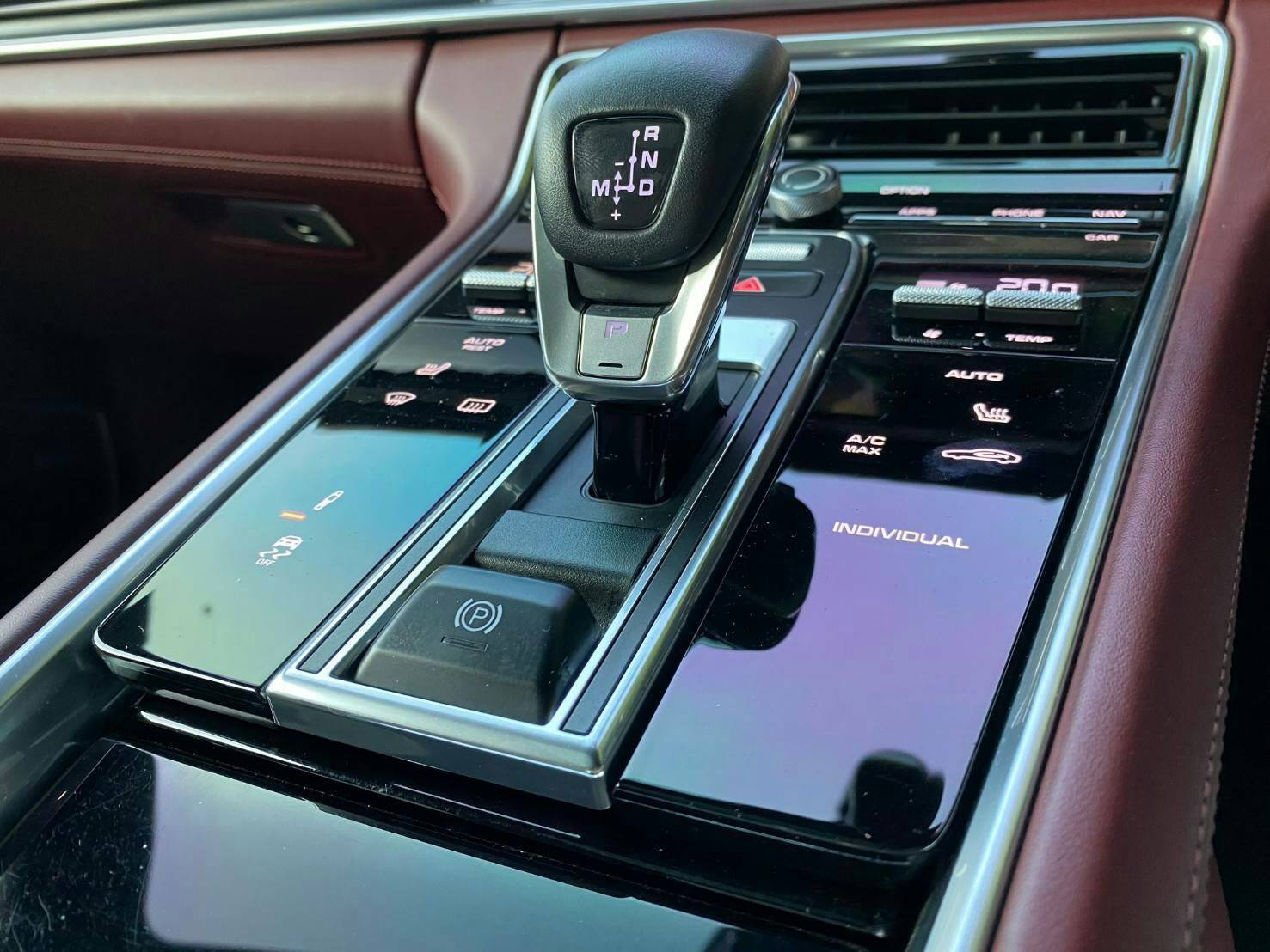 Porsche Panamera E 4hybrid ปี 2019