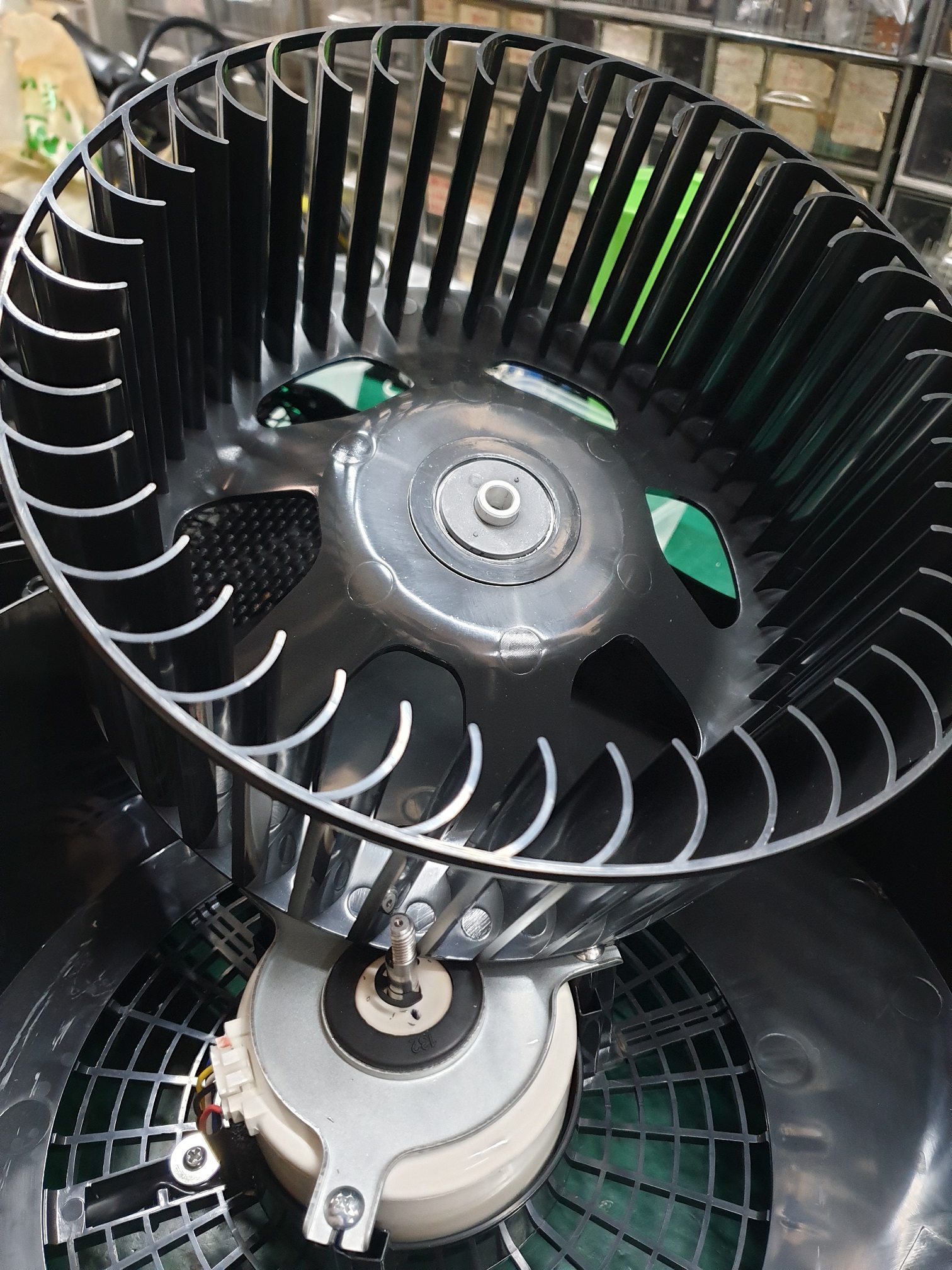 ล้างเครื่องฟอกอากาศ ยี่ห้อ PHILIPS รุ่น AC3259