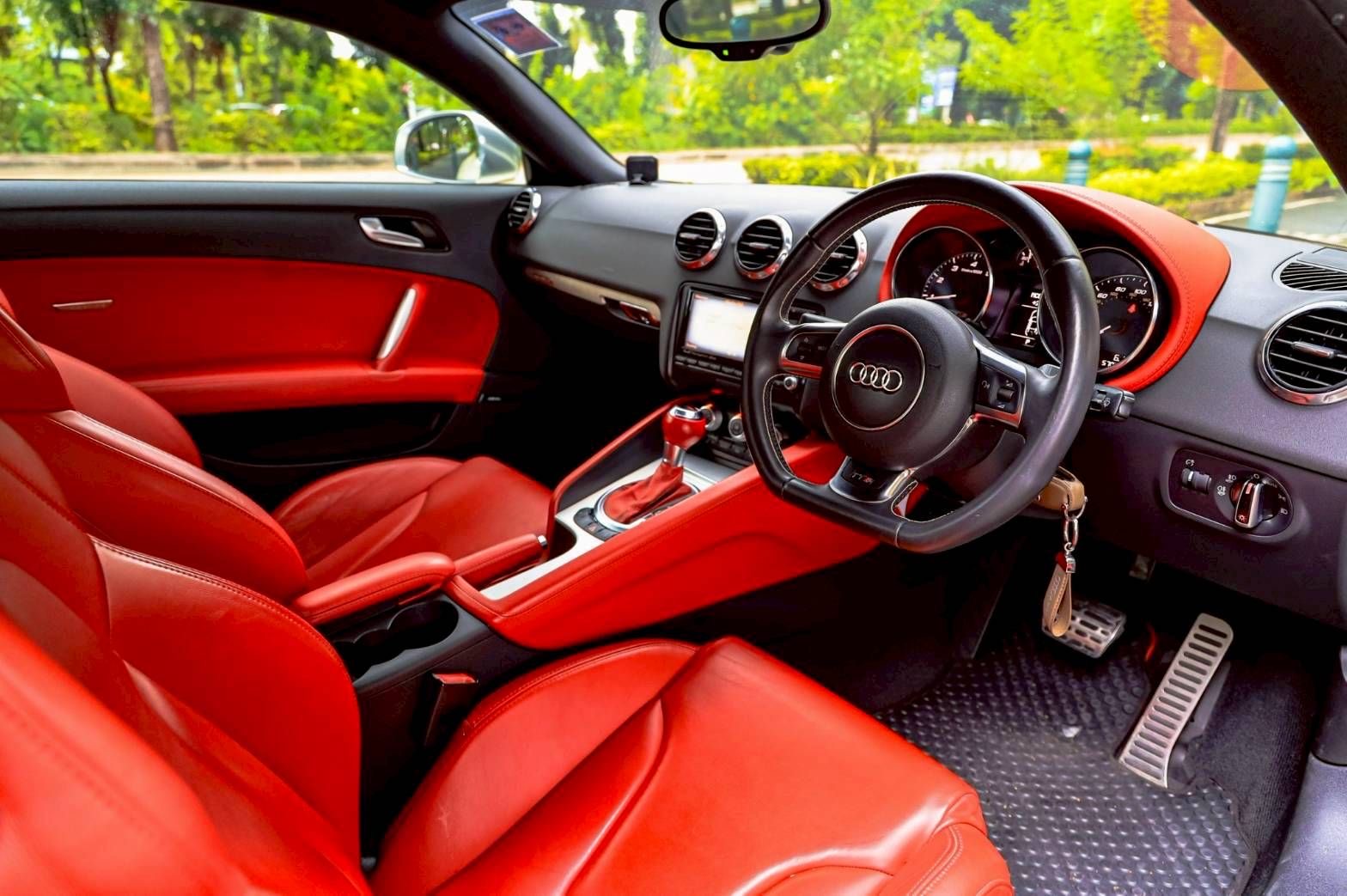 Audi TTS MK2 Exclusive ปี 2011