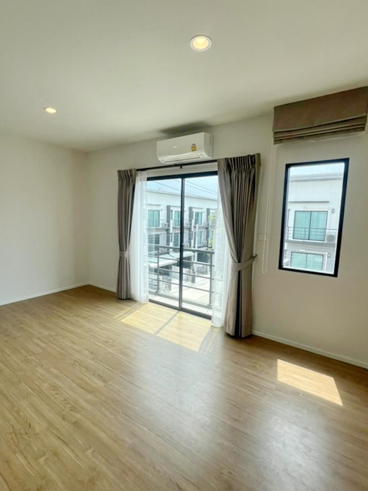 ให้เช่า บ้านกลางเมือง ราชพฤกษ์ - รัตนาธิเบศร์ หลังมุม เครื่องใช้ไฟฟ้าครบ MRT 600 เมตร