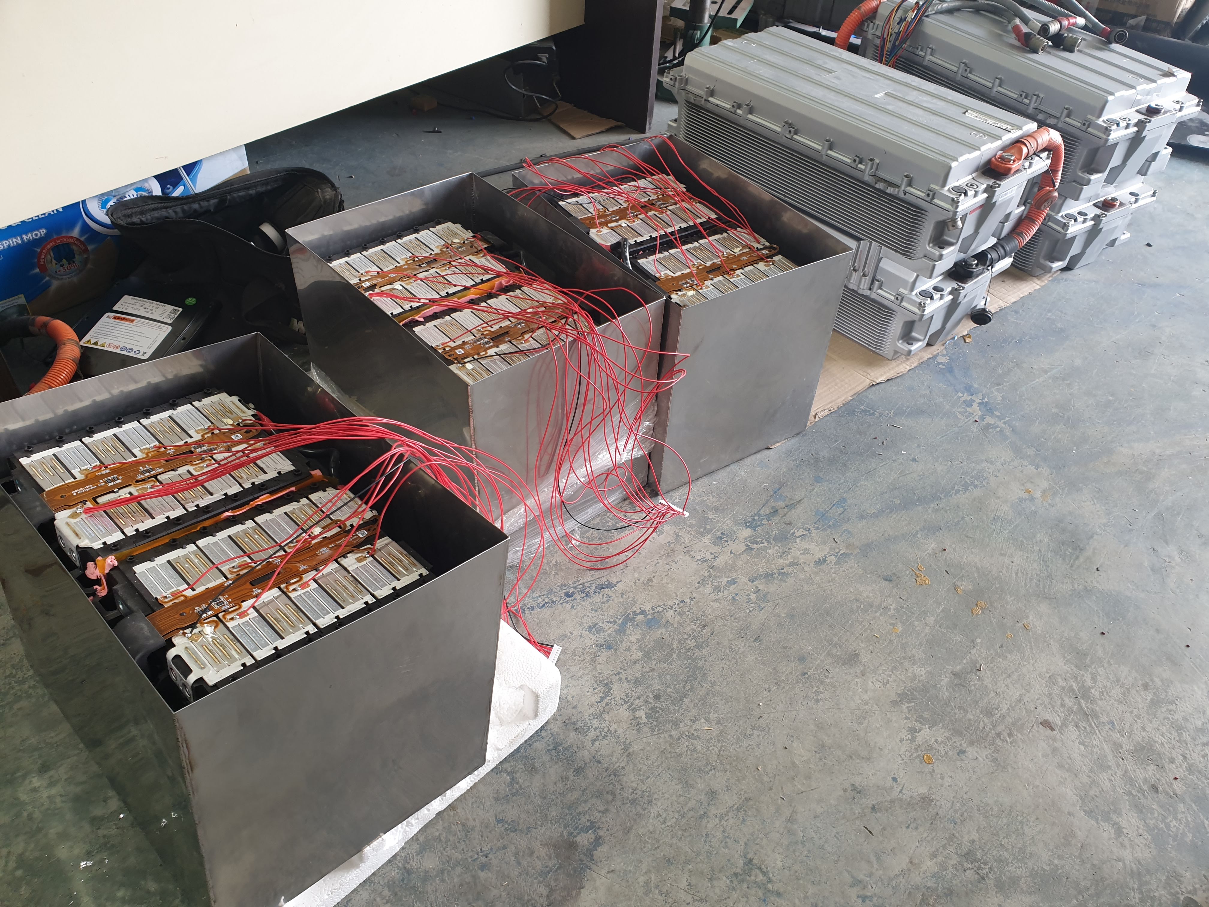แบตเตอรี่ลิเทียม สำหรับรถยกไฟฟ้า โฟล์คลิฟท์ไฟฟ้า ระบบ 48v 200Ah - 400Ah - 600Ah ประกอบในไทย ราคาถูกกว่าแบตตะกั่วกรด