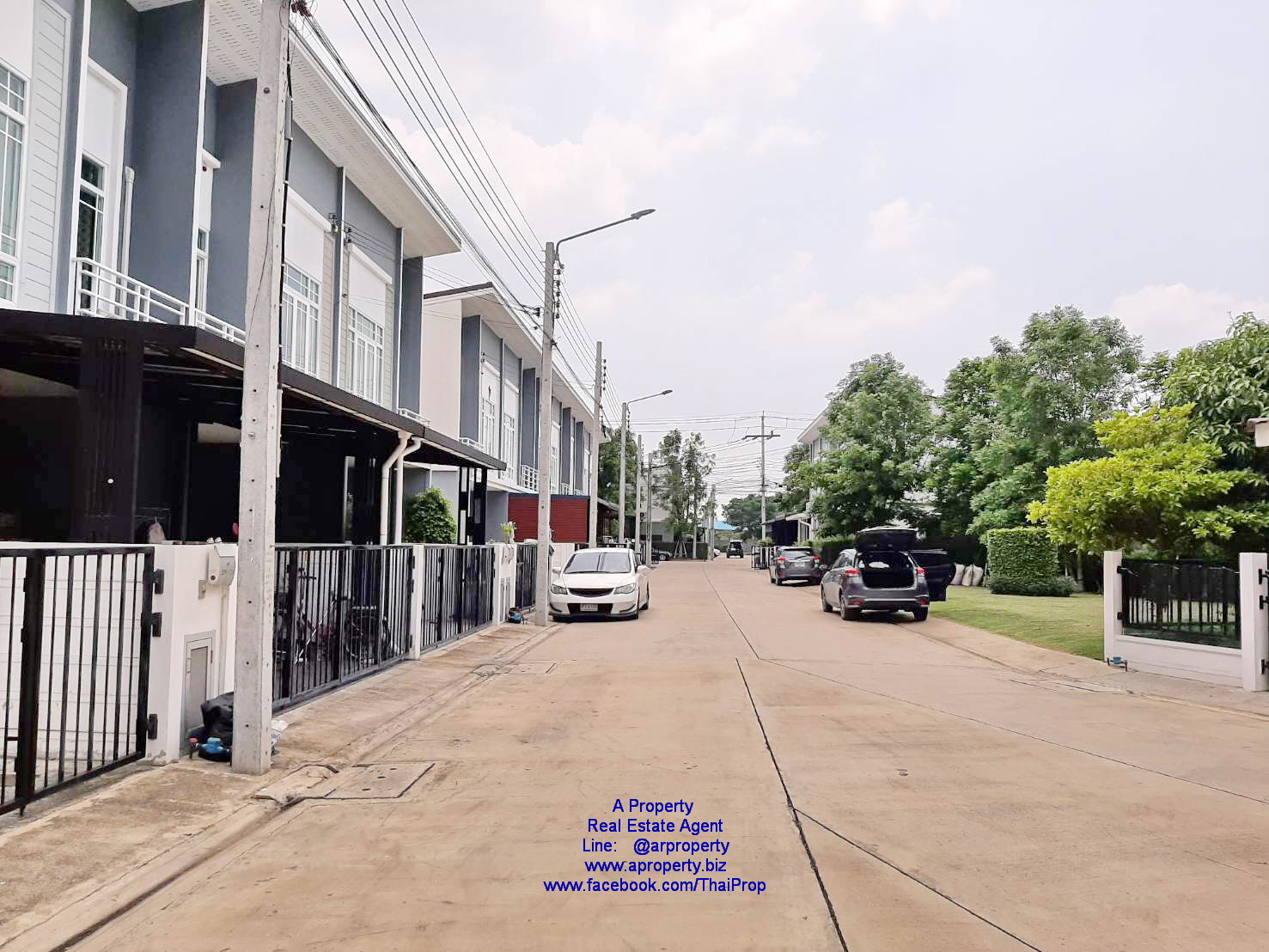 ให้เช่า ทาวน์โฮม Q District ซอยจันทร์ทองเอี่ยม
