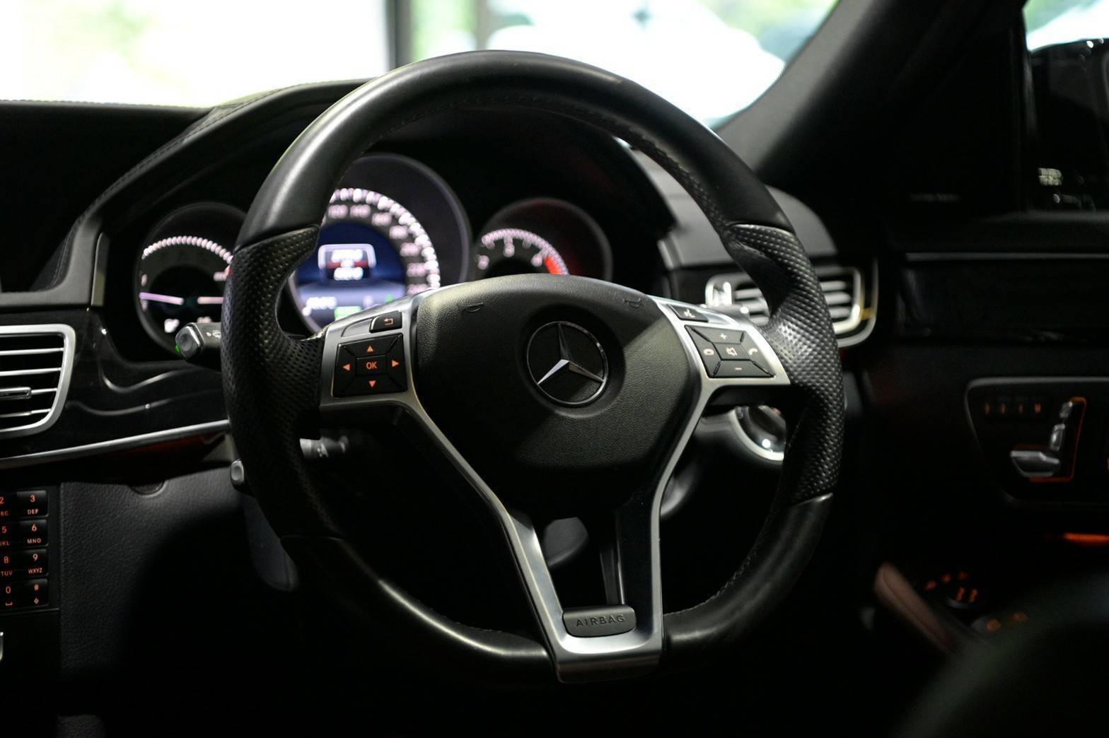Mercedes-Benz E300 AMG Bluetec Hybrid ปี 2015
