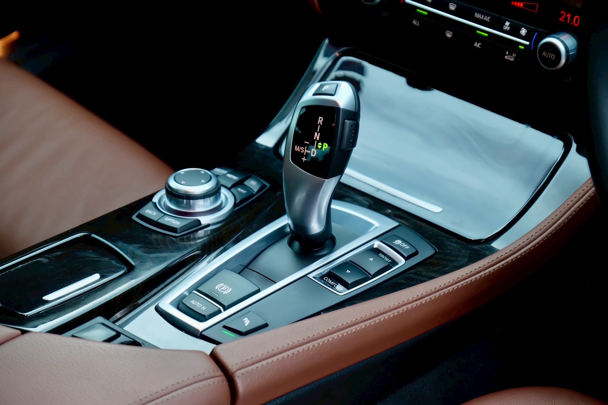 Bmw F10 520i LCI Twin Turbo ปี 2013