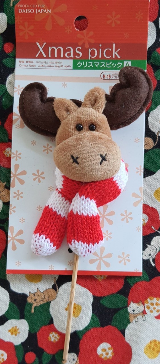Xmas pick Christmas ตุ๊กตา กวางเรนเดียร์ ตกแต่ง วันคริสต์มาสจากญี่ปุ่น Size : 18 x 8 cm (ความยาวรวมไม้)