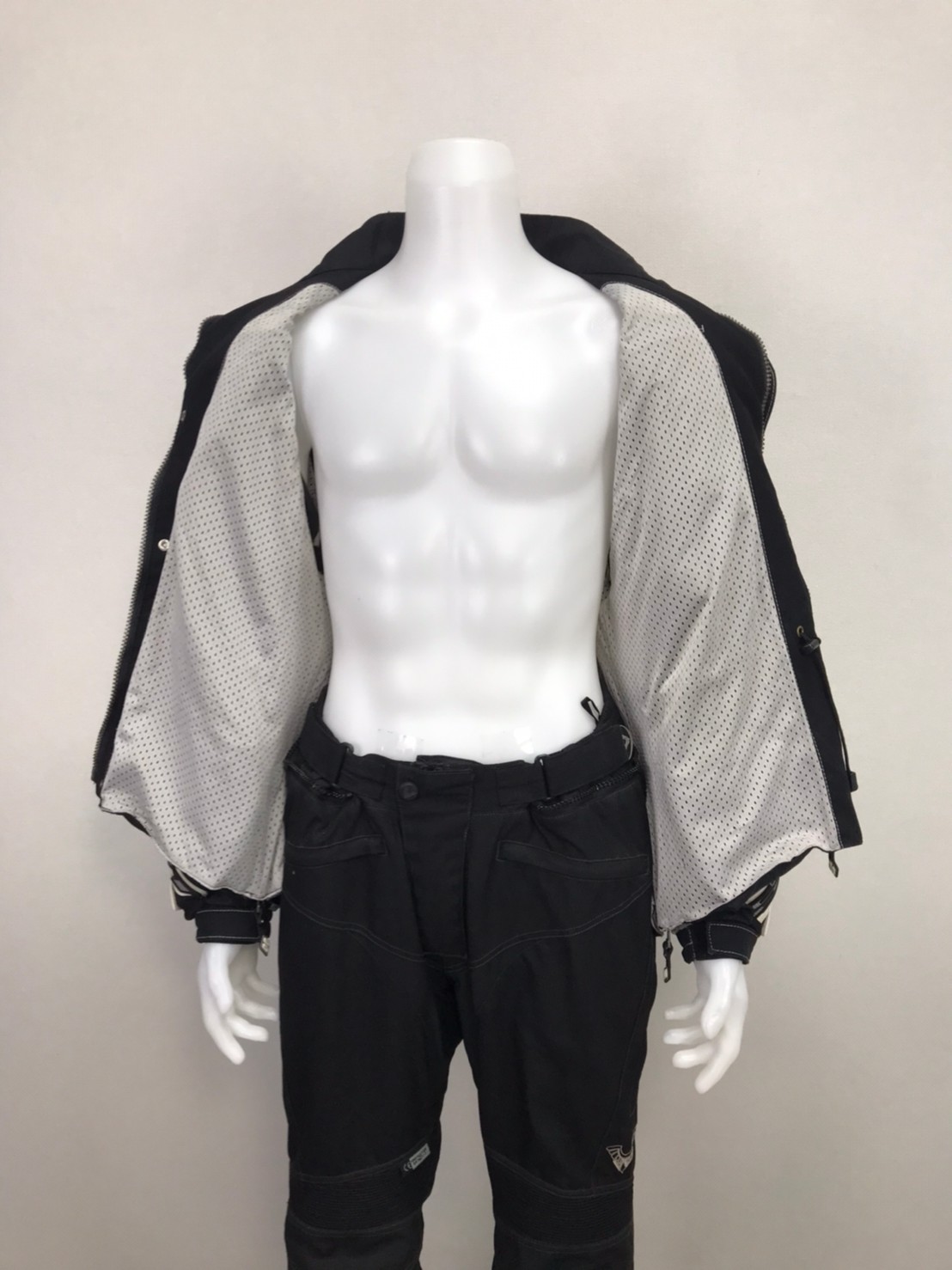 เสื้อขี่มอเตอร์ไซด์( มือสอง) RCTA 009A อก 48" ยาว 26" ยี่ห้อ**SHOT**(ไม่มีการ์ด)