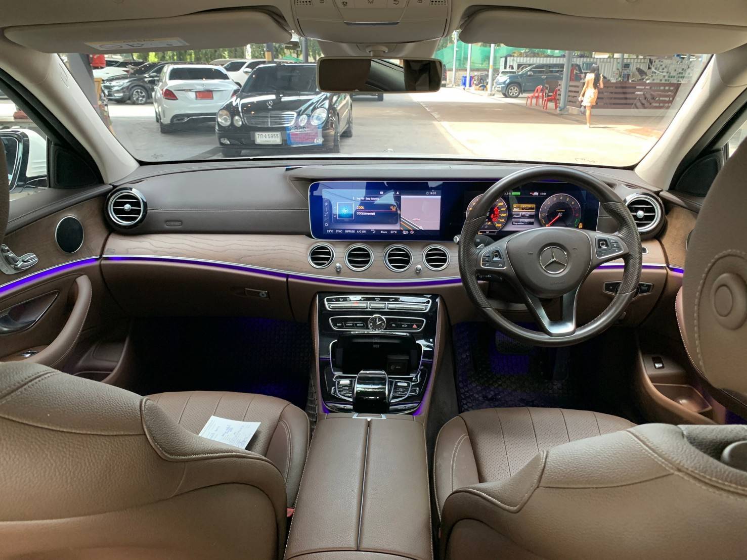 Mercedes Benz E350e Exclusive ปี 2017