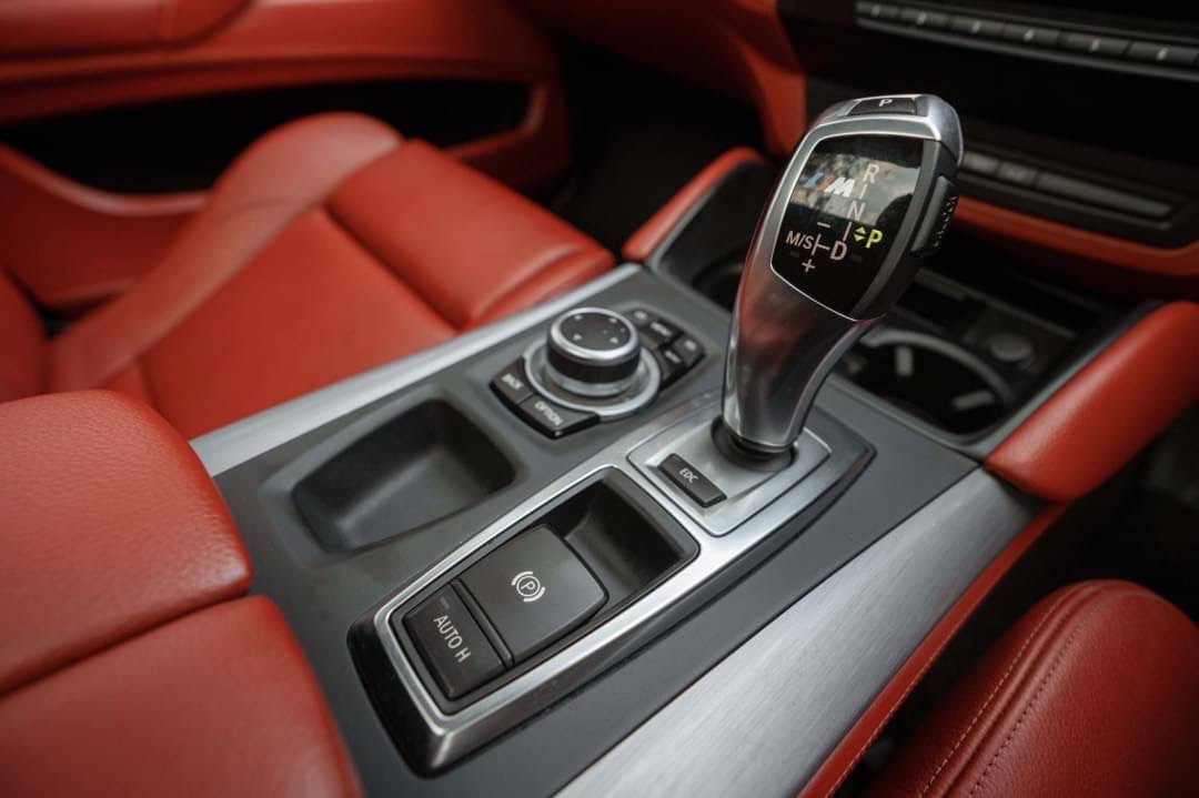 BMW X6 M Version ออกรถปี 2012