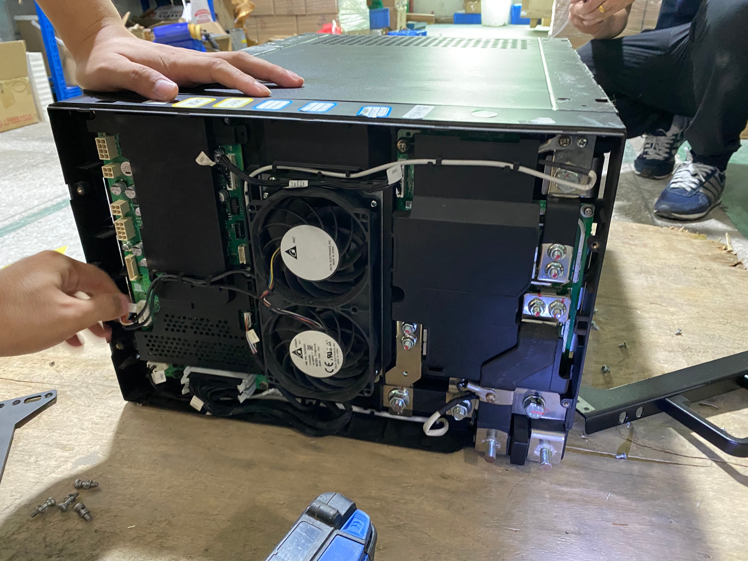 Huawei ESS system with BYD LFP 3.2v 320Ah cell