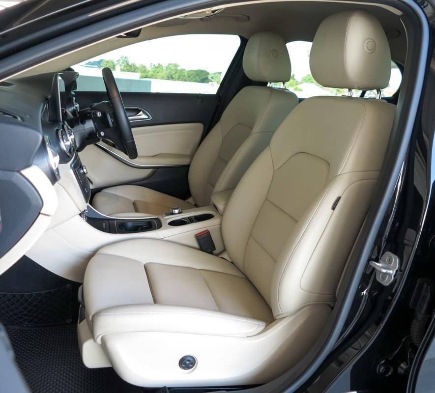 MERCEDES BENZ GLA 200 URBAN ปี 2017