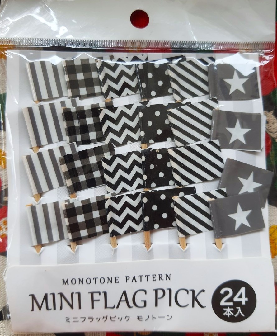 MONOTONE PATTERN MINI FLAG PICK ธง / ไม้ จิ้ม อาหาร / ขนม / ผลไม้ 1 แพ๊คมี 24 ชิ้น ค่ะ (ญี่ปุ่น)