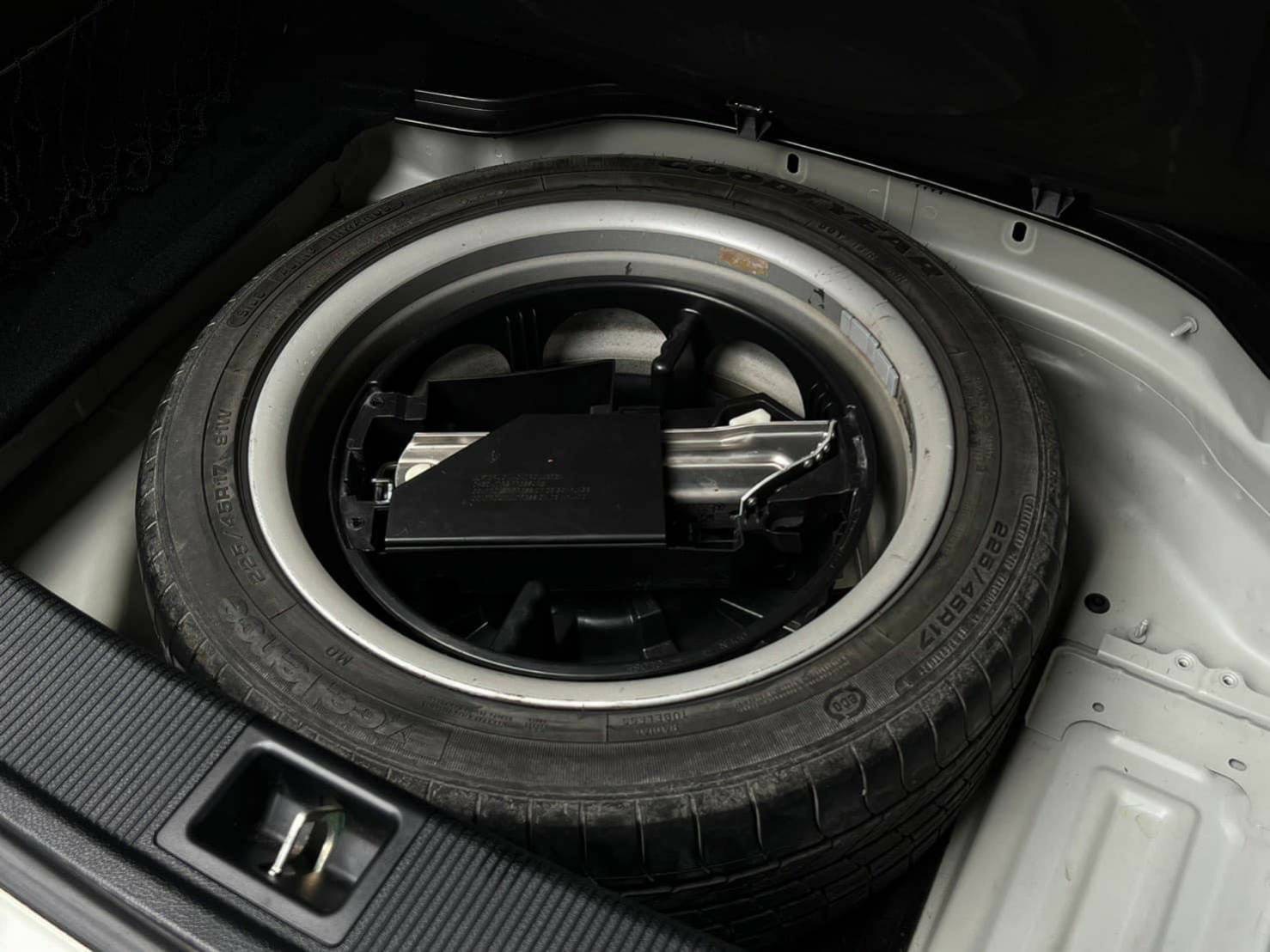 MERCEDES BENZ C-CLASS C250 CDI (ดีเซล) w204 ปี 2011