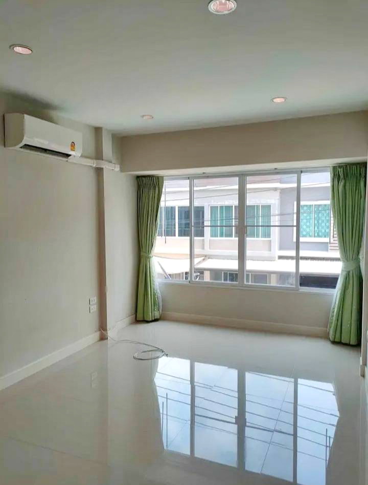 ให้เช่า ทาวน์โฮม 2 ชั้น โครงการ BTN residence ถ.จันทร์ทองเอี่ยม ใกล้ เซ็นทรัล เวสต์เกต