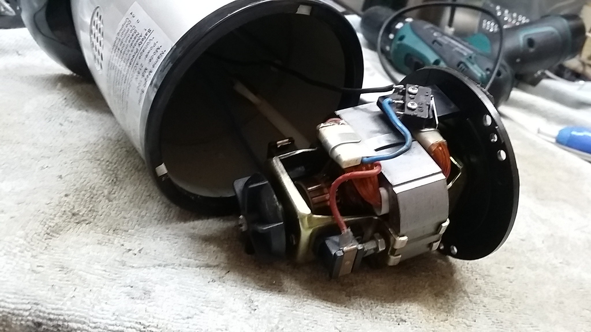 ซ่อมเครื่องปั่นน้ำผลไม้ ยี่ห้อ MAGIC BULLET รุ่น MB-1001 อาการเครื่องไม่ทำงานเปิดไม่ติด