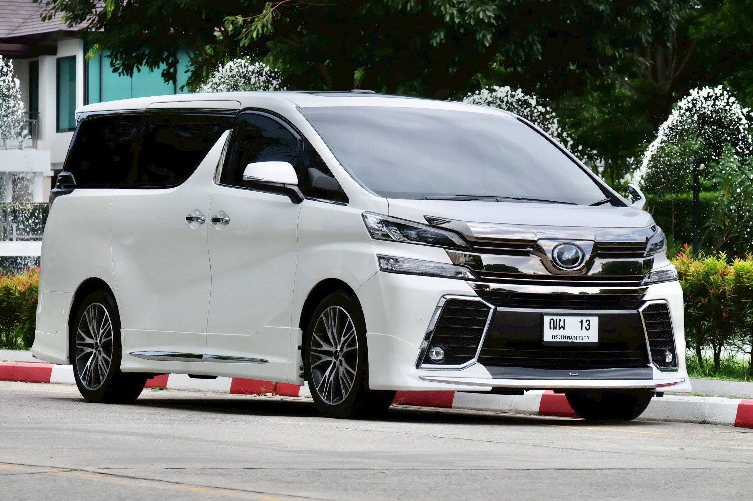Toyota Vellfire 2.5 ZG Edition ปี 2017