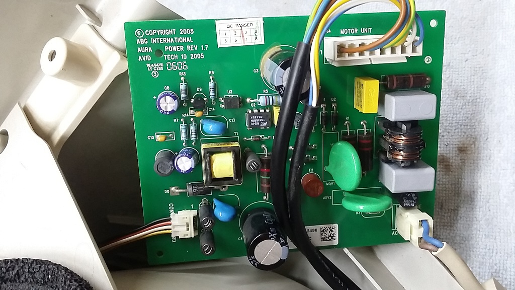 ซ่อมเครื่องฟอกอากาศ ยี่ห้อ AMWAY รุ่น 101076TH อาการพัดลมหมุนเบาและปุ่มต่างๆไม่ทำงาน