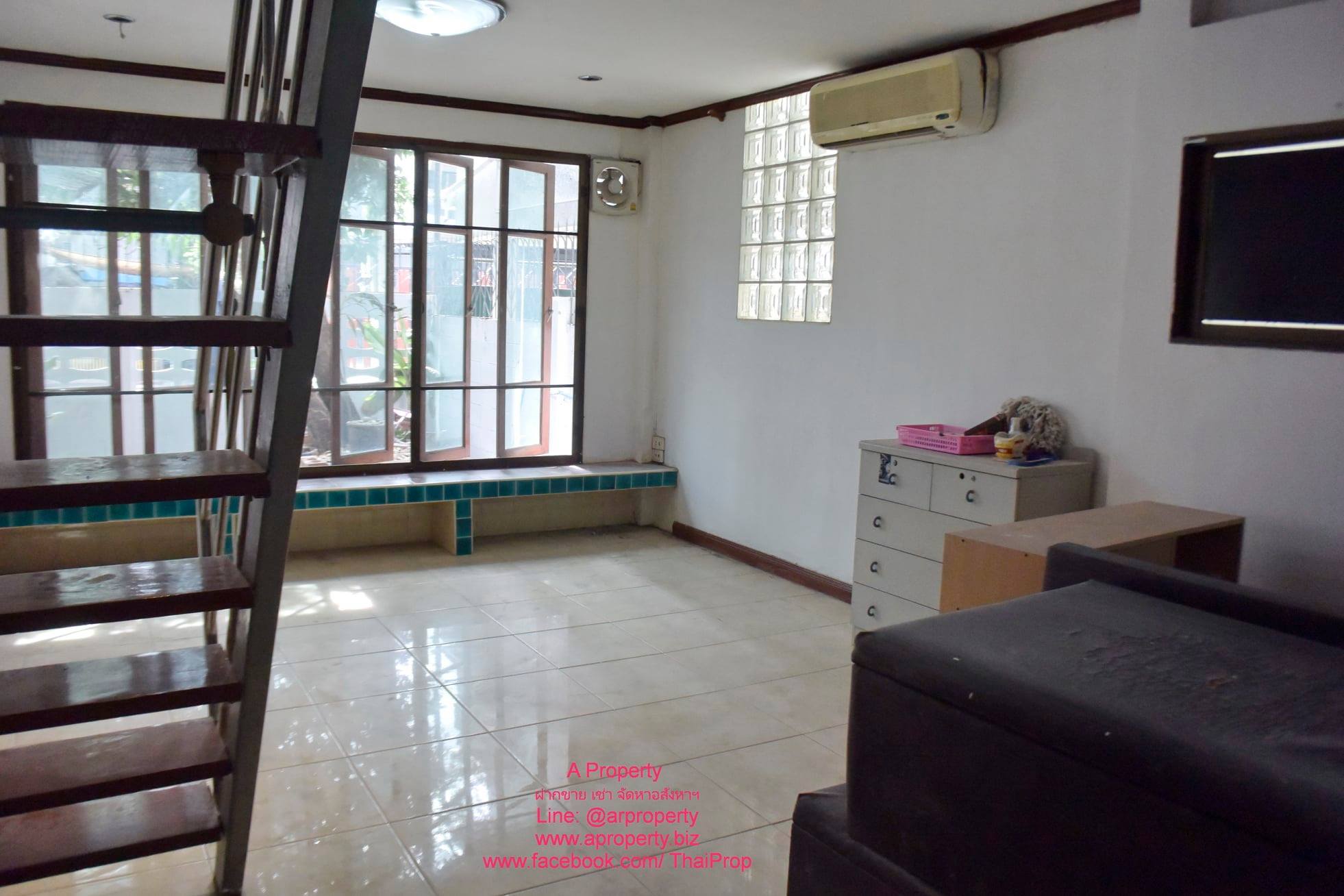 บ้านแฝดติดกัน 2 หลังติดกัน ซอยข้าง Central แจ้งวัฒนะ