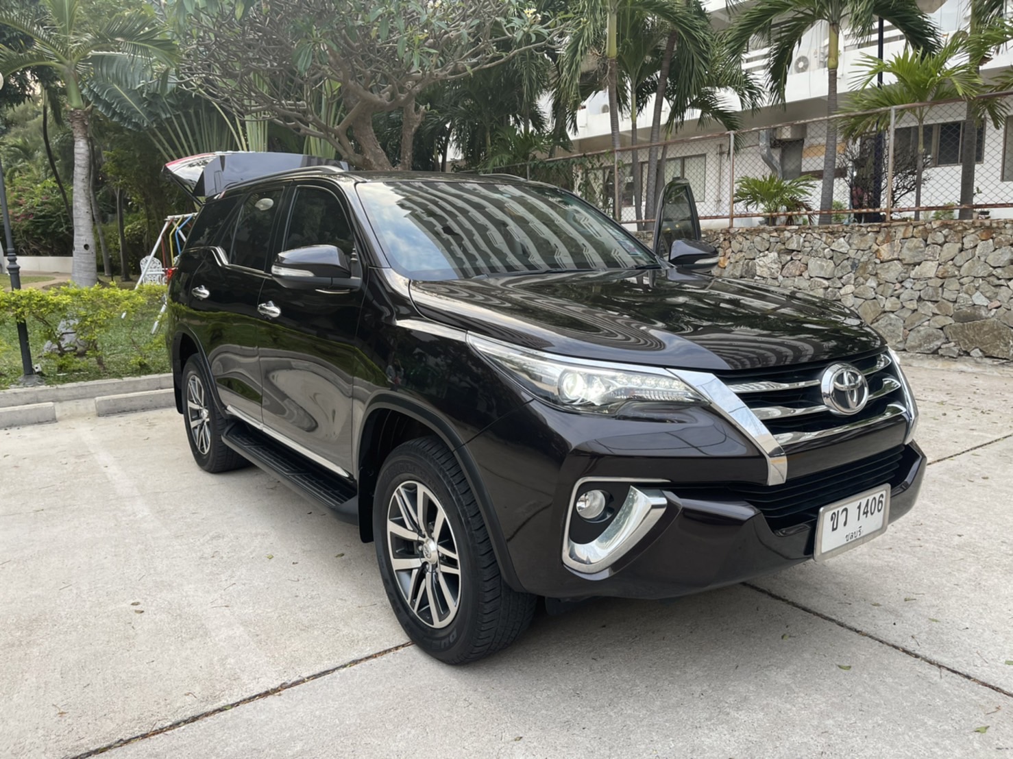 Toyota Fortuner 2.8 ขับ 4 ปี 2015