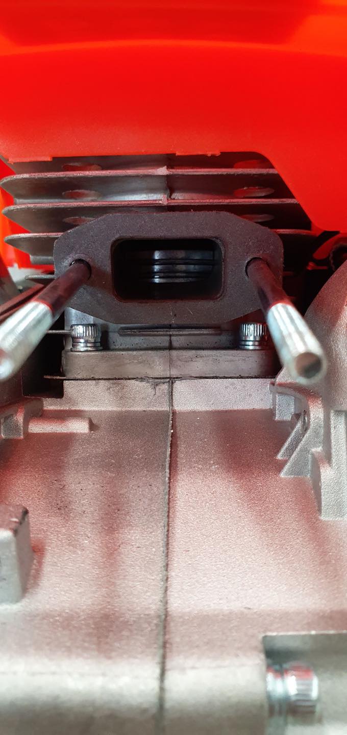 เลื่อยยนต์ STR 2 จังหวะ รุ่น 2 เเหวน 2 ท่อไอเสีย บาร์ 2 อัน โซ่ 3 เส้น