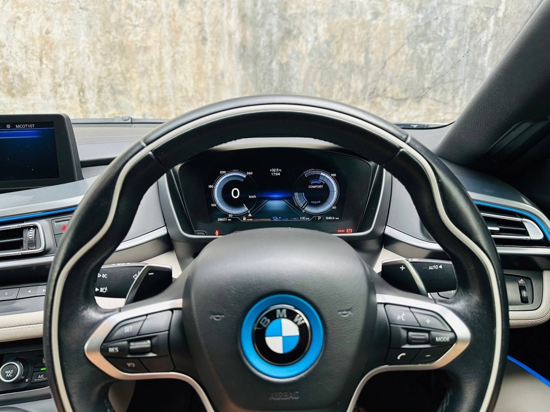 BMW i8 Pure impulse 1.5 HYBRID โฉม i12 ปี 2017