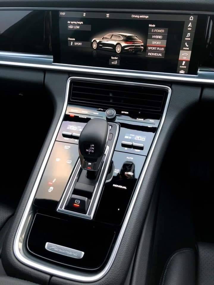 Porsche PANAMARA 4 E-Hybrid Sport Turismo ปี 2018**ขายดาวน์**