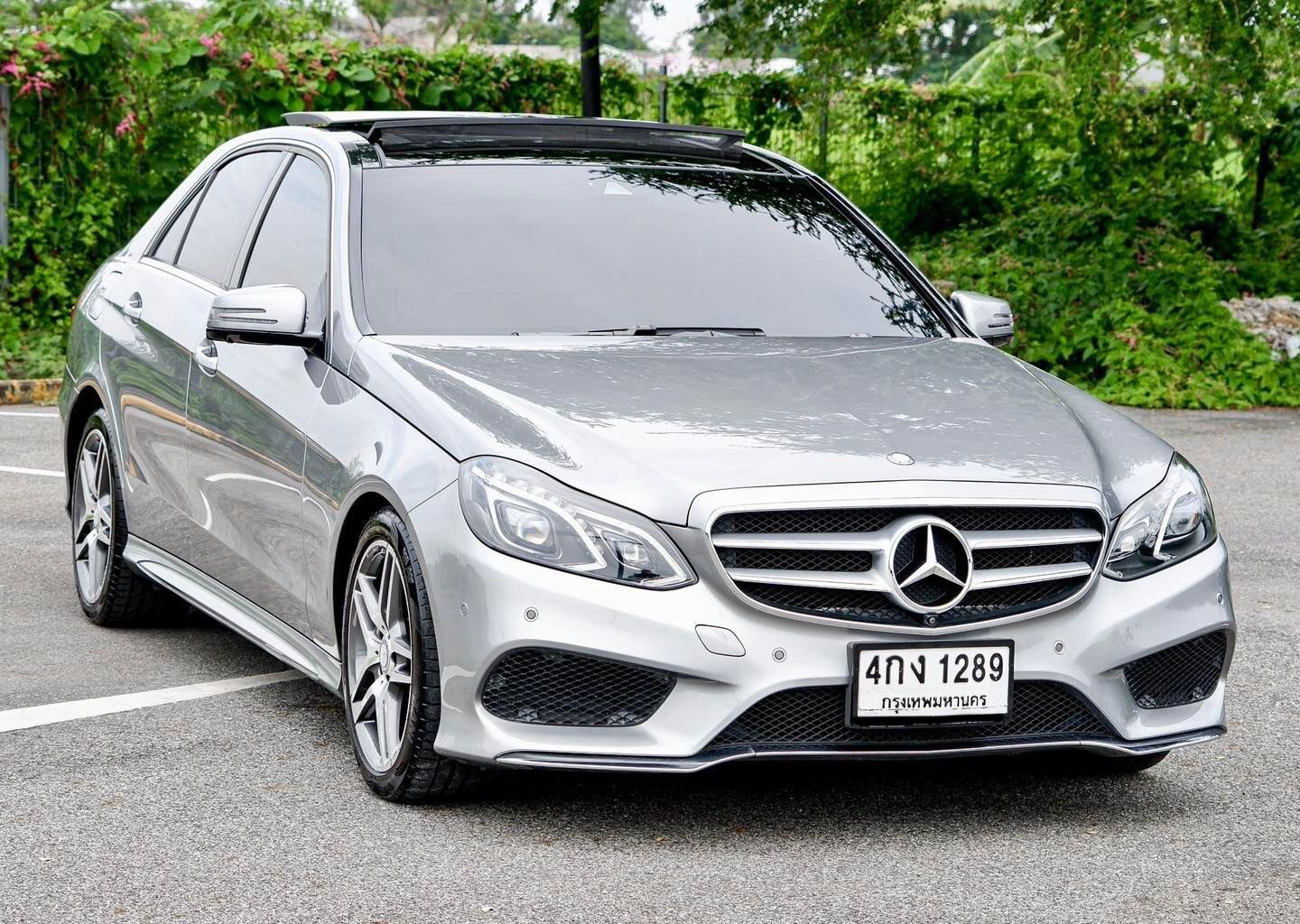 Benz W212 E300 Bluetec Hybrid AMG Package จดทะเบียนปี 2015