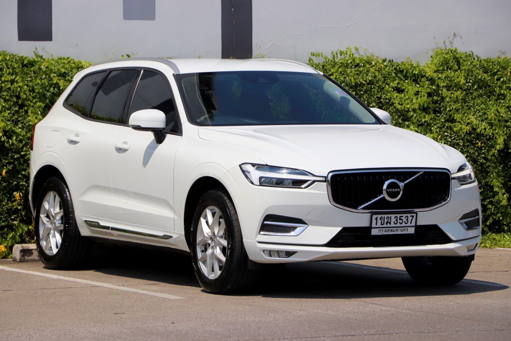 VOLVO XC60 2.0 D4 MOMENTUM AWD ปี2019