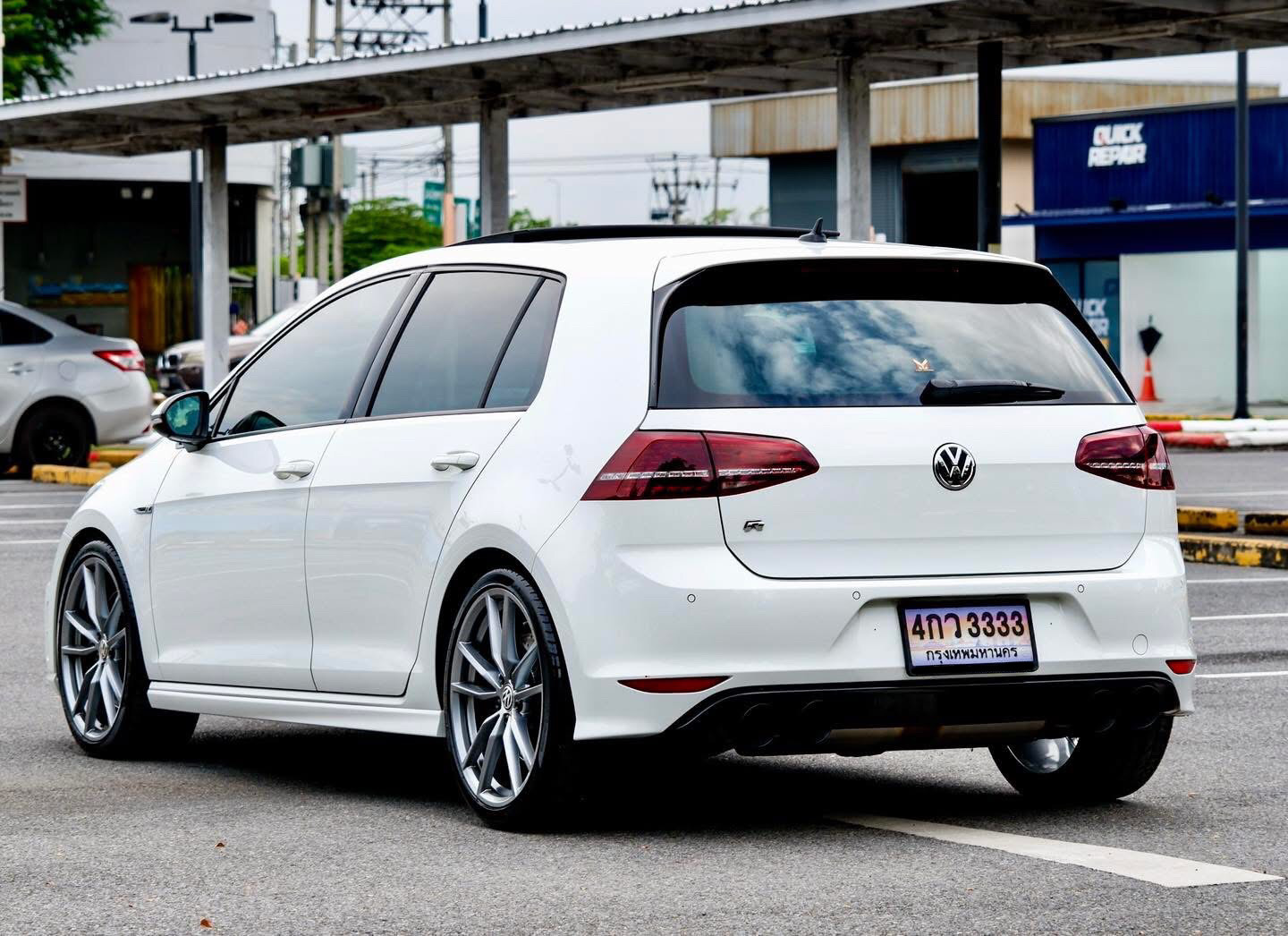 Volkswagen Golf R MK7 2.0 TSI DSG Hatch 5Doors ปี 2015
