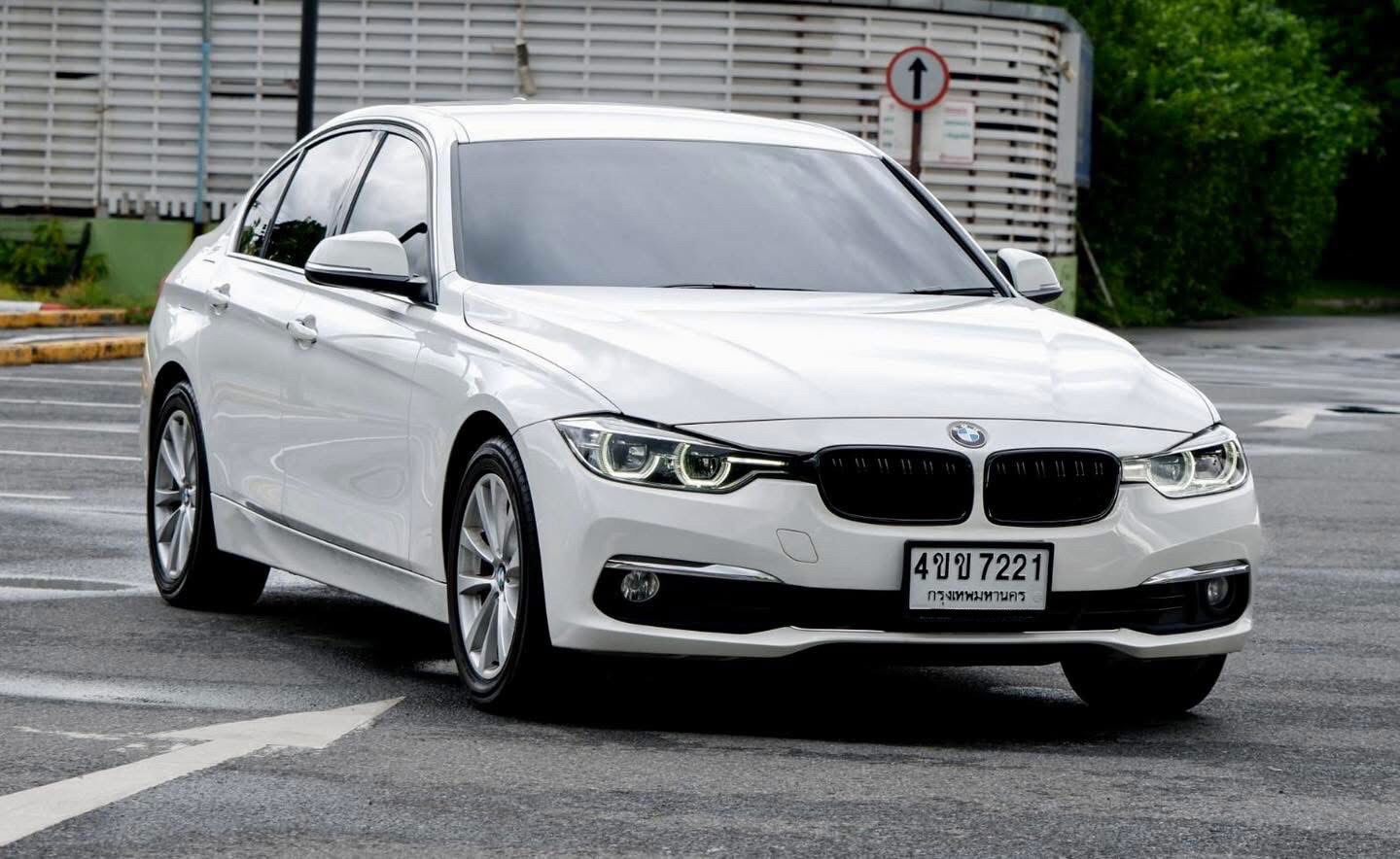 BMW F30 320I LCI Minorchange ปี 2016
