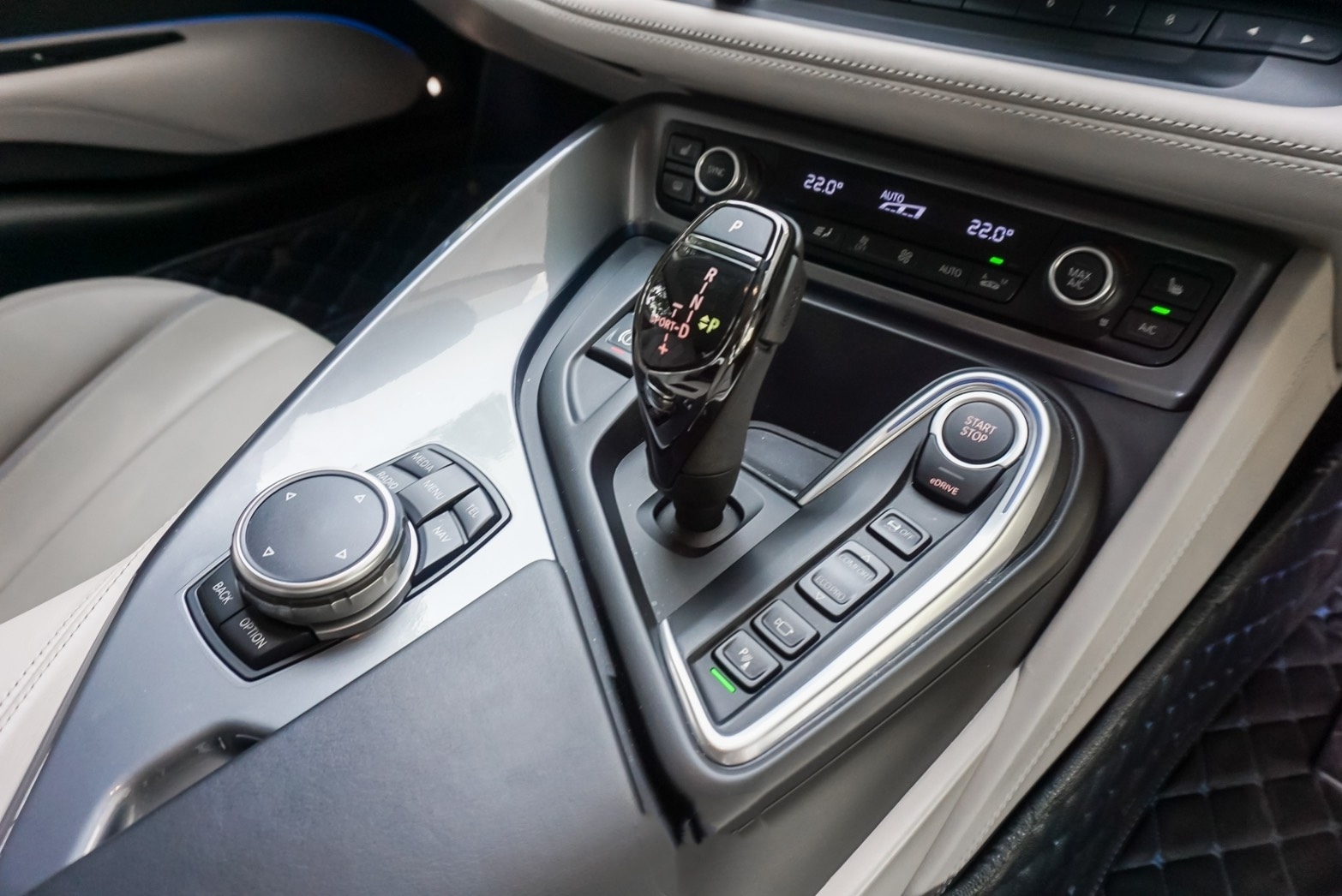 BMW i8 ปี 2015