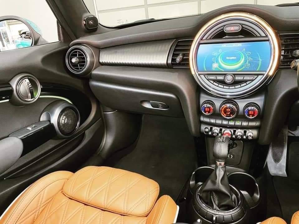 Mini John Coopers Cabrio RHD 2.0 LCI ปี 2018 จด 20