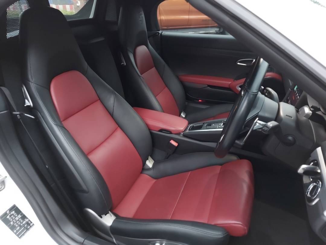 Porsche Boxster 718 ปี 2018