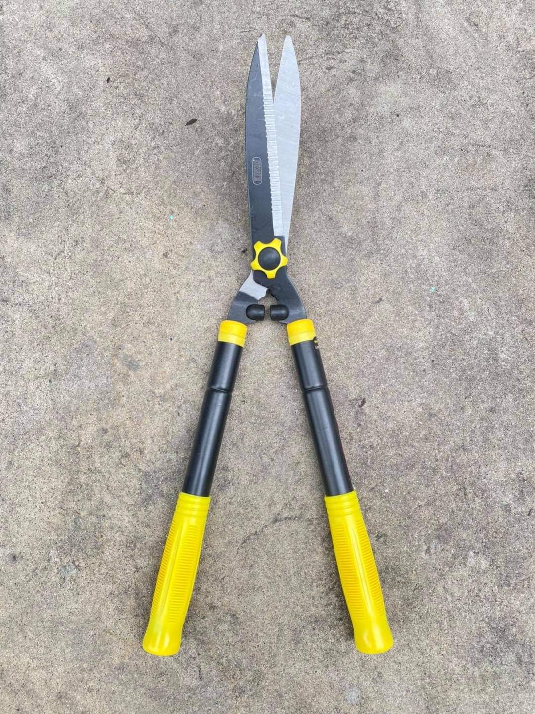 กรรไกรตัดหญ้า ยึดหดได้ ยี่ห้อ Kinzo