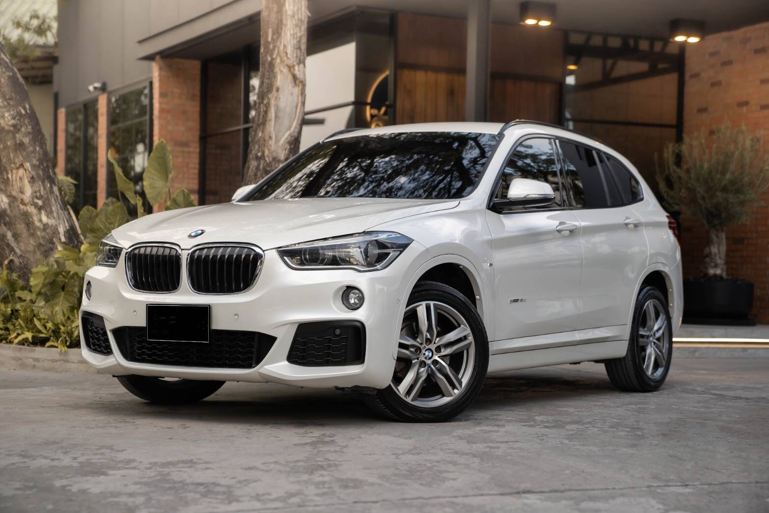 BMW X1 1.8sDrive M Sport ปี 2017 สีขาว