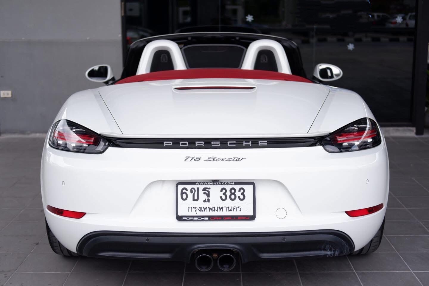 Porsche 718 Boxster Convertable ปี 2017