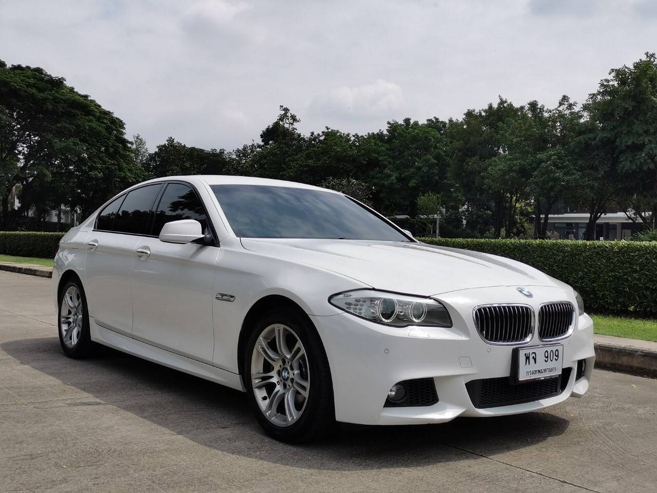 BMW 528I M-SPORT สีขาว ปี 2012