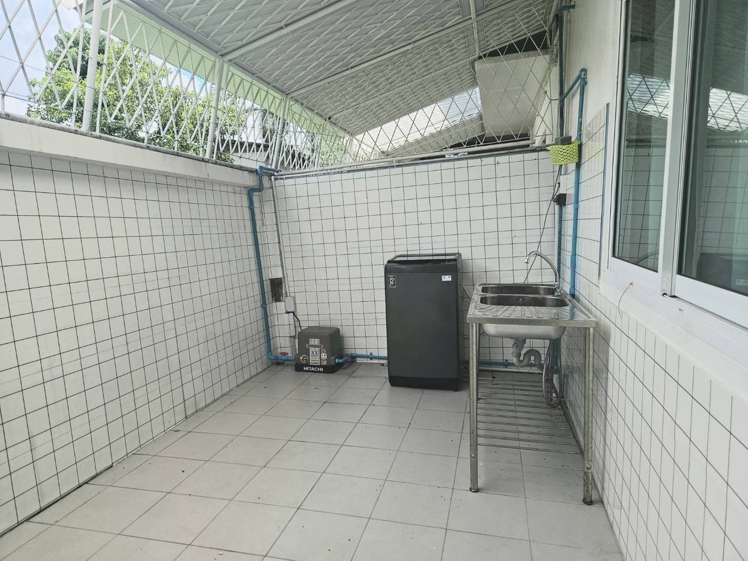 ให้เช่า ทาวน์เฮ้าส์ 3 ชั้นรีโนเวทใหม่ทั้งหลัง อยู่ใกล้ mrtแยกนนทบุรี1 และ mrtบางกระสอ แค่ 1 กม. เท่านั้น!!!