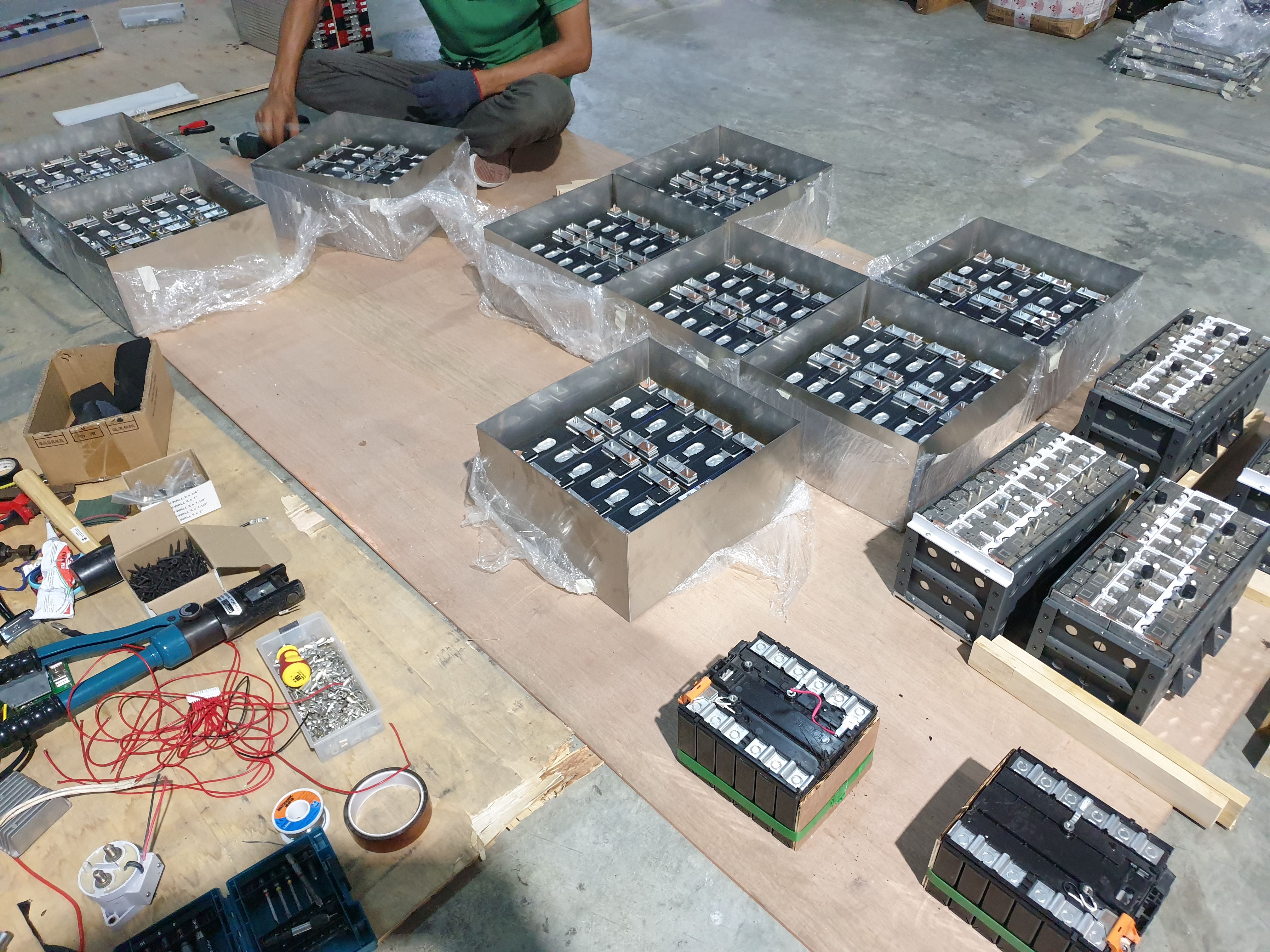 ประกอบแบตเตอรี่ลิเทียมตามสั่ง รถกอล์ฟไฟฟ้า โฟลคลิฟไฟฟ้า ระบบโซล่า